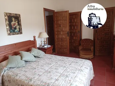 Chalet en venta en Alba de Tormes.