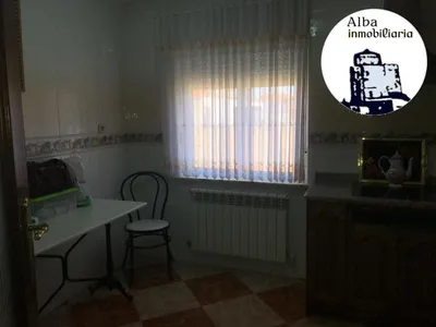 CASA EN VENTA EN LARRODRIGO