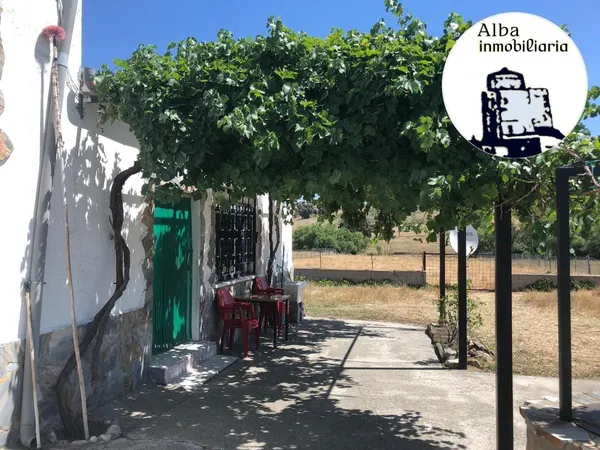 CASA EN VENTA EN LARRODRIGO