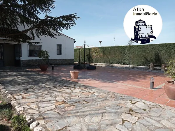 Chalet en venta en Alba de Tormes.